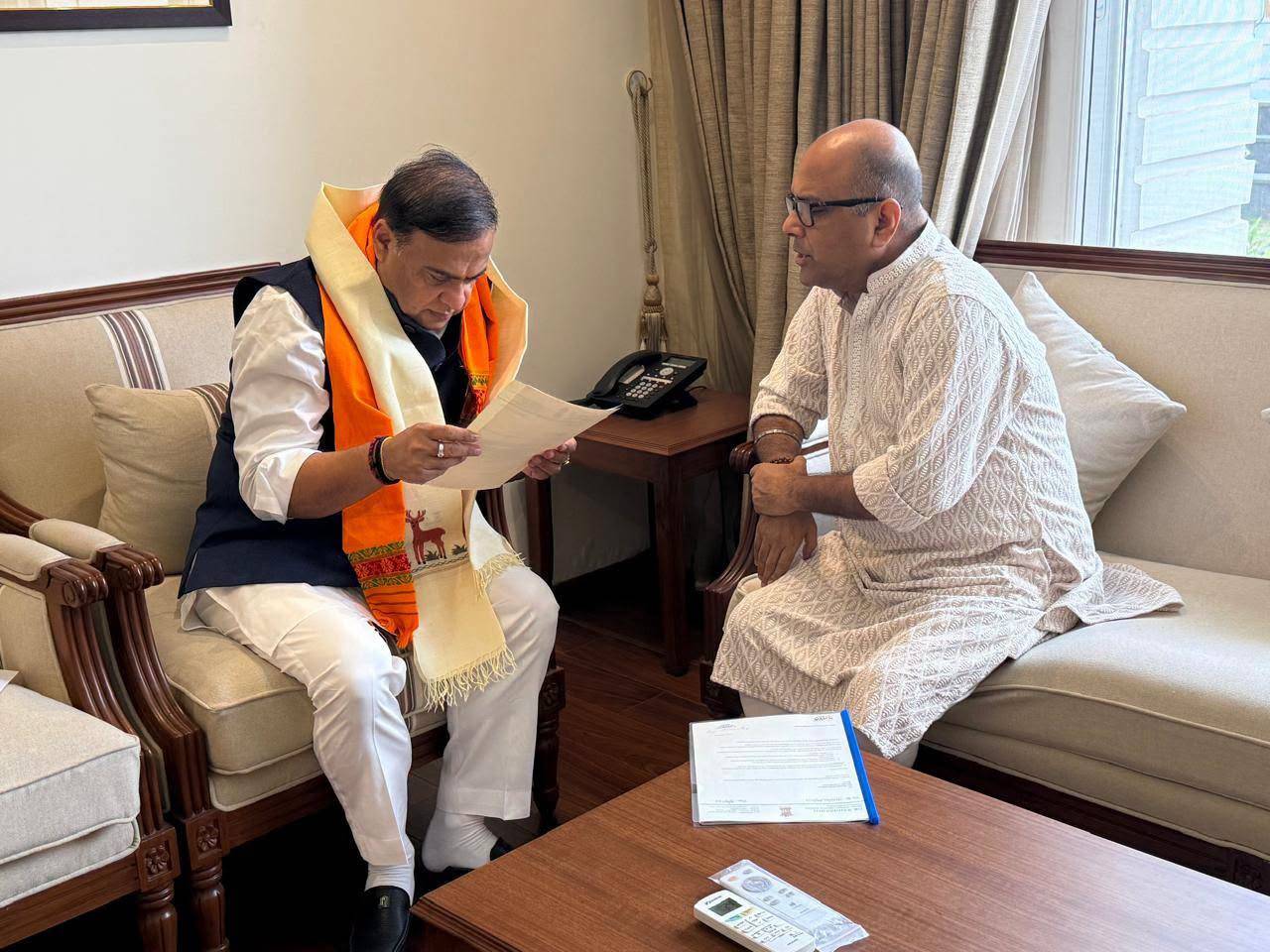 Dr. Rajdeep Roy with Assam Chief Minister Dr. Himanta Biswa Sarma